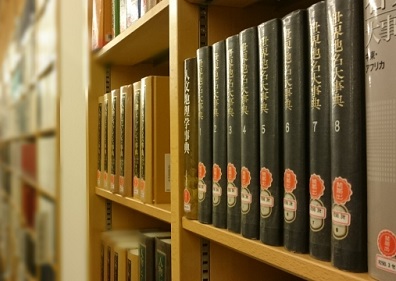 システムを使用し、図書館の運営をスムーズに